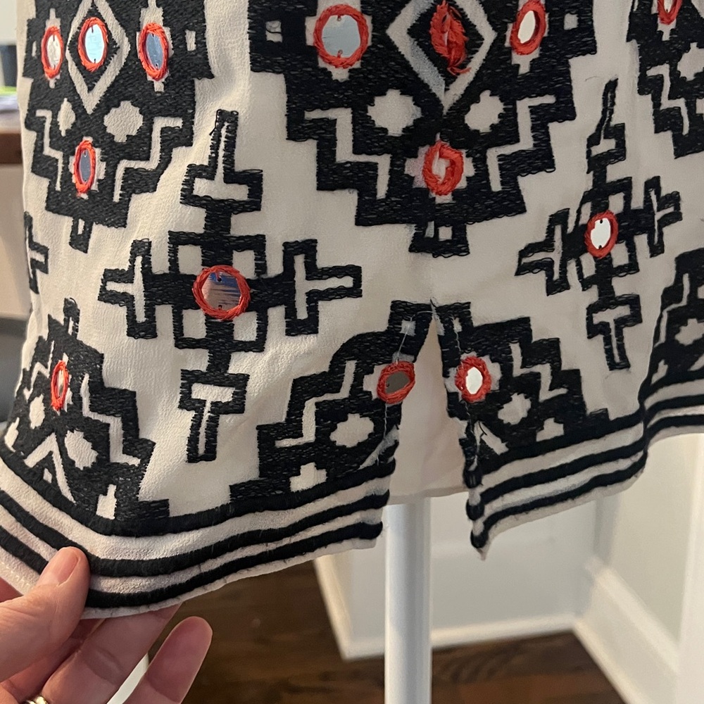 Alice + Olivia Cream Mirrored Geometric Flutter-Sleeve Shift Mini Dress, L - Picture 6 of 13